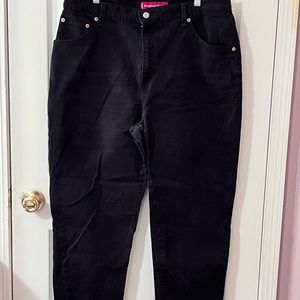 PM030624 Levi Strauss & Co Relaxed Stretch 550. Size 18 Medium.